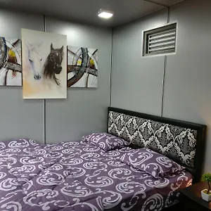 Hotel Container Edge Nuwara Eliya